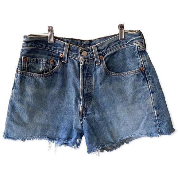 Distressed Levi’s denim shorts - Picture 1 of 3